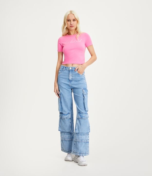 Blusinha Cropped em Meia Malha com Lettering Sad But Fab Rosa 2