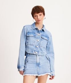 Jaqueta Cropped Jeans com Bolsos Quadrados