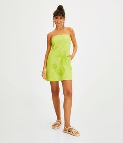 Vestido Curto em Linho com Bolsos e Bordado Tropical