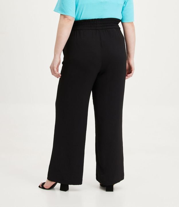 Calça Pantalona em Crepe com Cós Elástico e Amarração Curve & Plus Size Preto 3