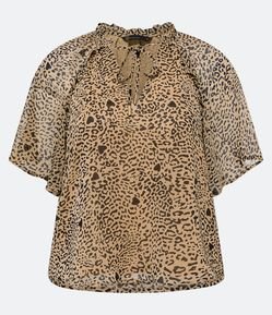 Blusa Manga Curta em Chiffon com Laço na Gola Estampa de Onça