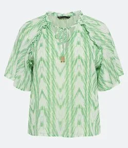 Blusa em Chiffon Manchadinho de Coração com Amarração e Ponteira