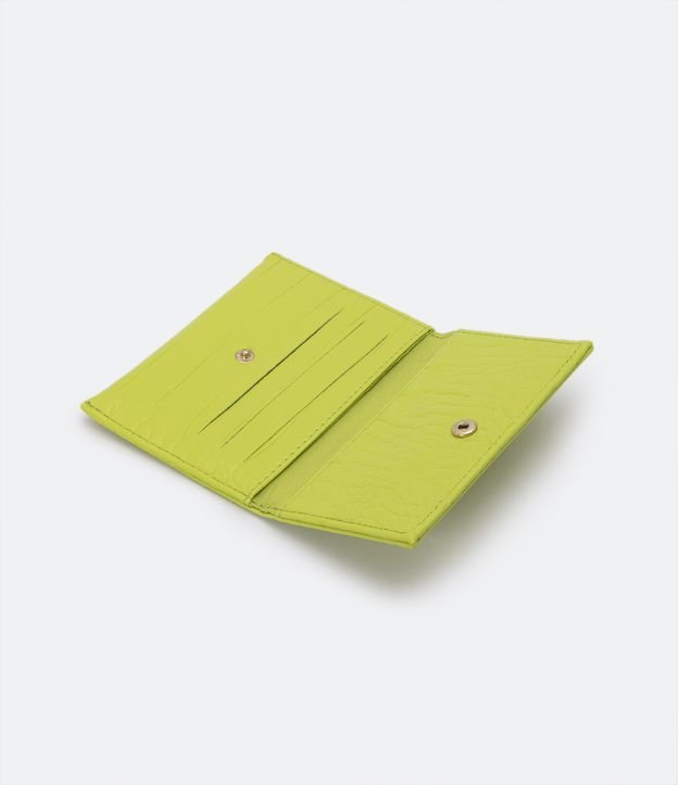 Carteira Envelope Pequena com Textura Croco Verde 5