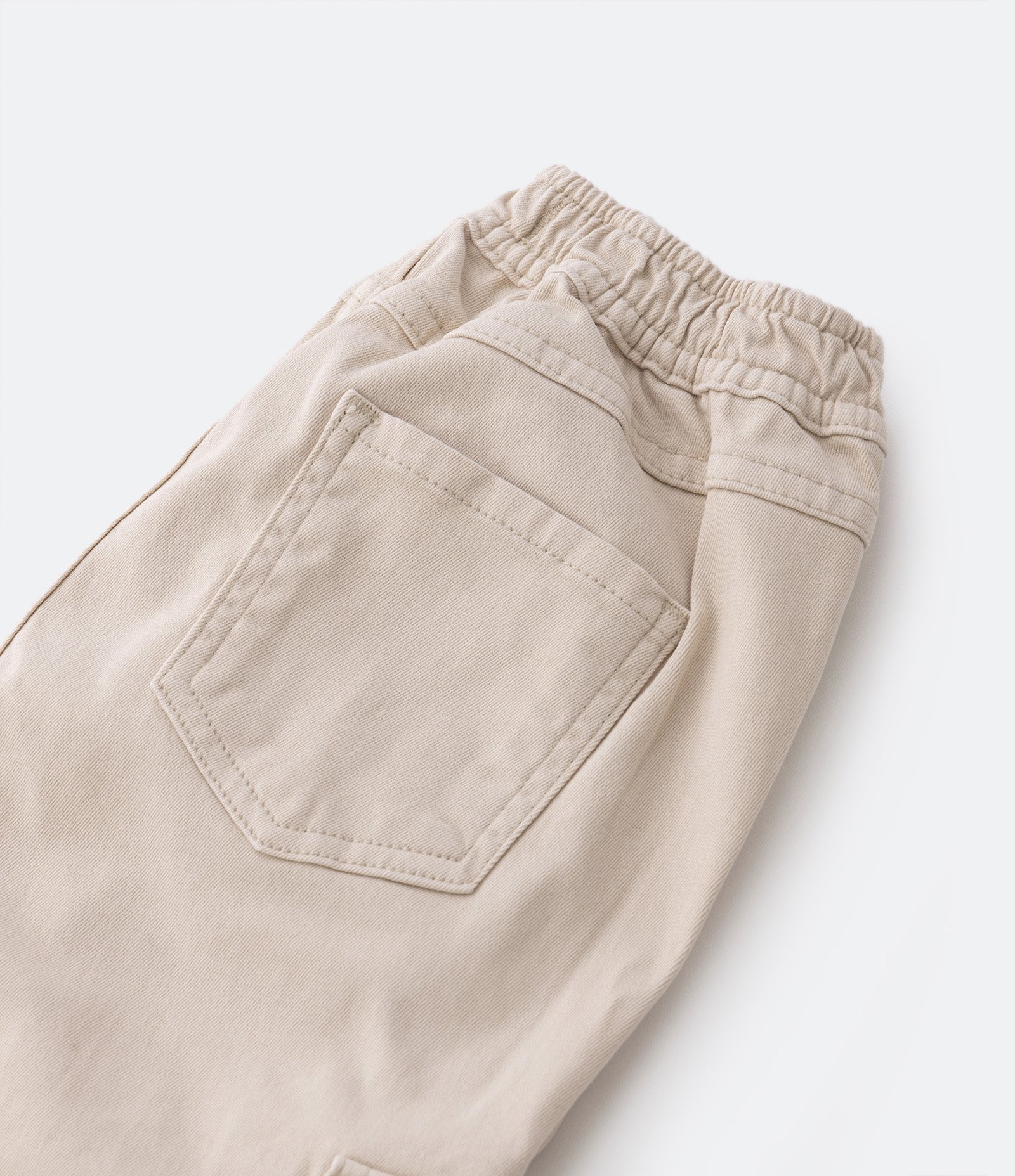 Calça Reta Infantil em Sarja com Bolsos Cargo - Tam 5 a 14 Anos Bege 3