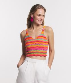 Blusa Cropped em Tricô com Barra Ondulada