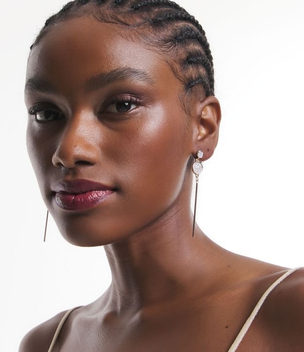 Brinco Fio com Base Redonda e Revistemento Brilhante