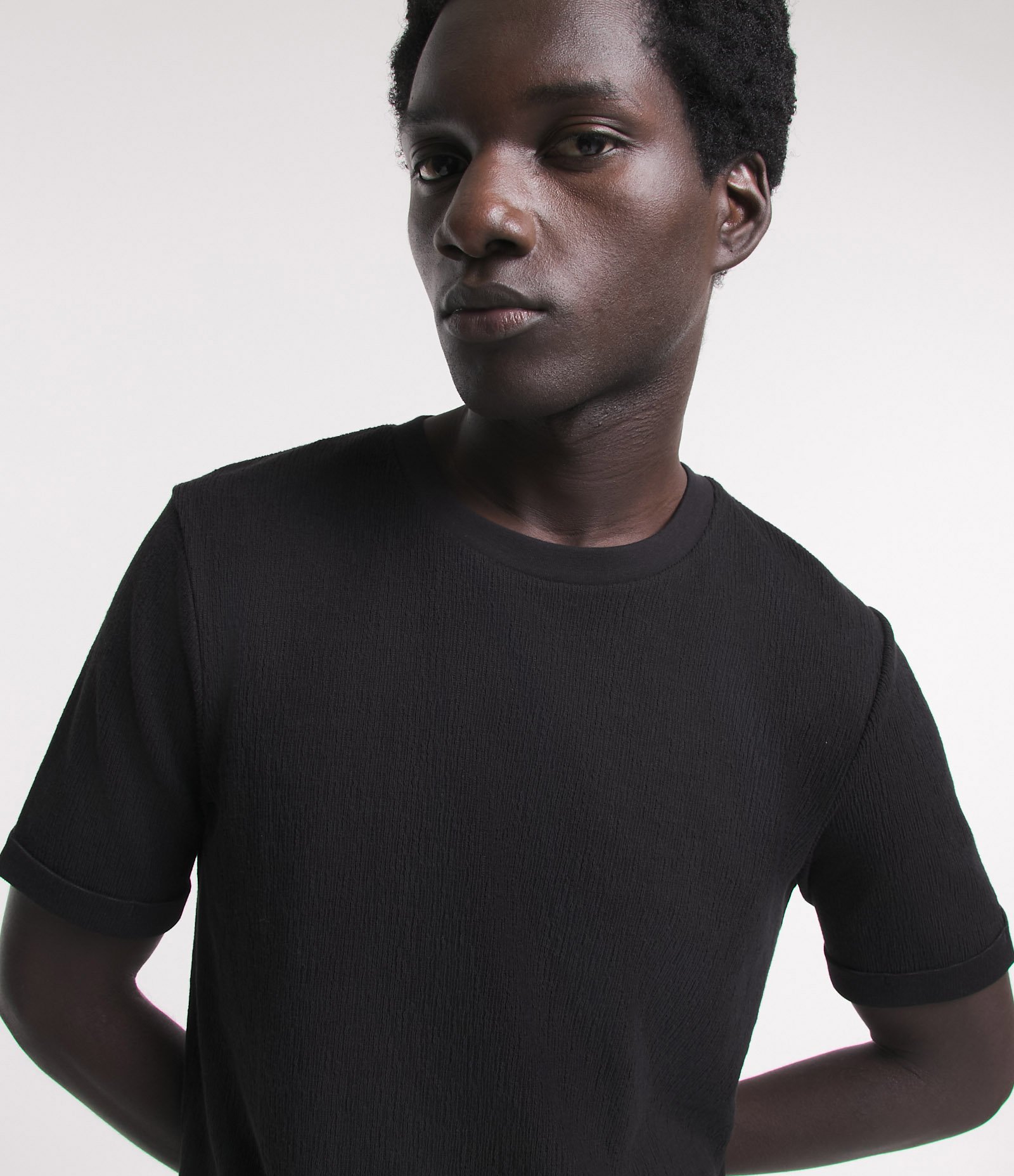 Camiseta Slim em Algodão com Textura e Dobra na Manga 1