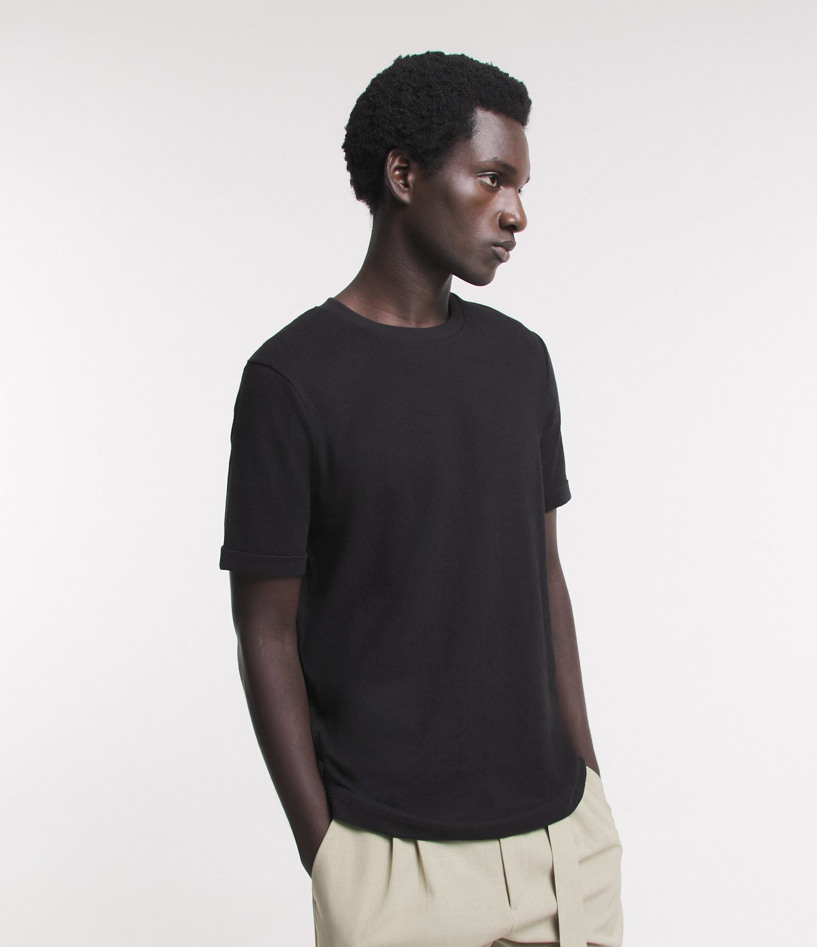 Camiseta Slim em Algodão com Textura e Dobra na Manga 2