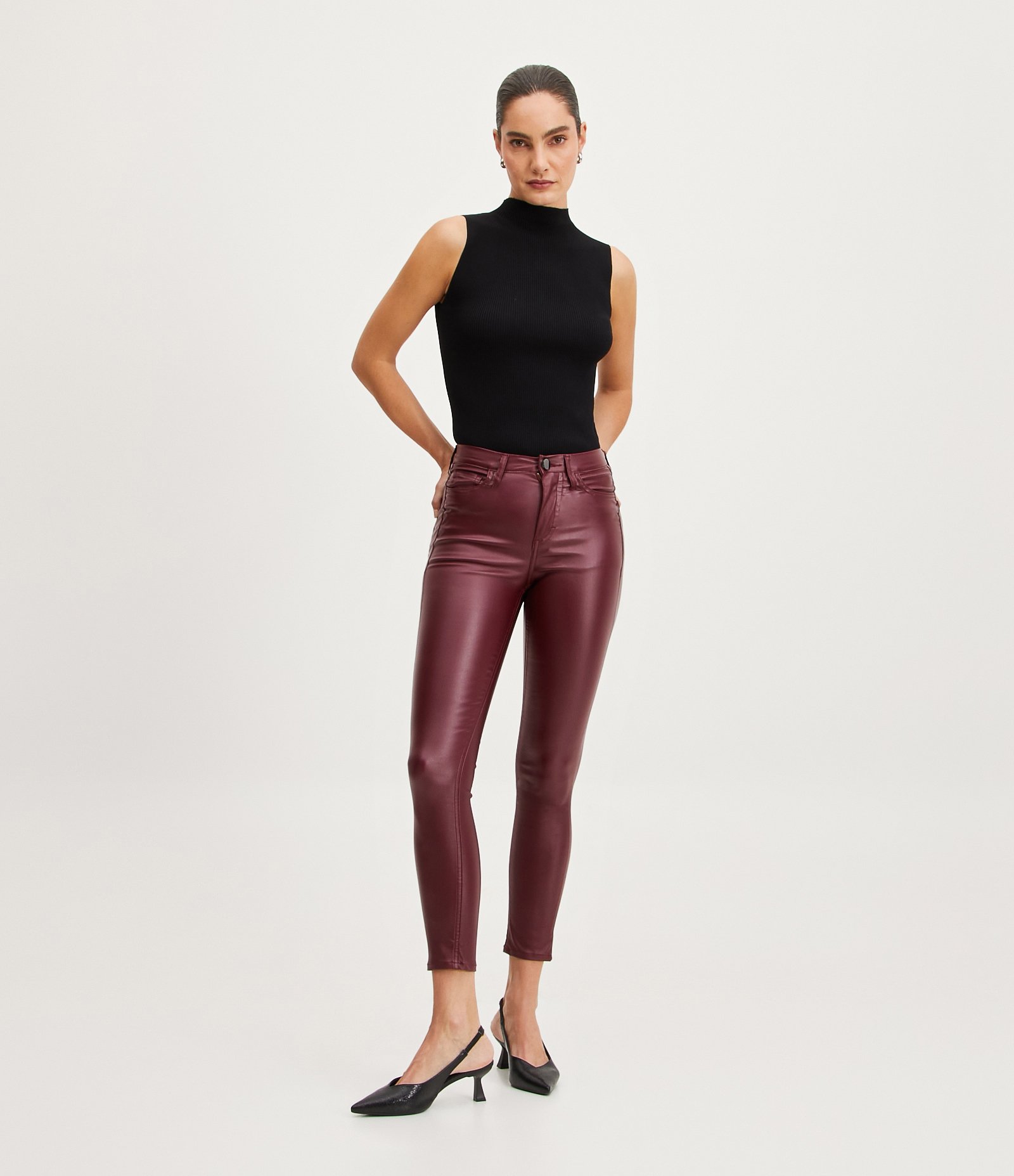 Calça Skinny em Sarja Resinada Vermelho Bordo 1