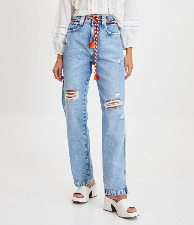 Calça Reta em Jeans com Abertura na Barra e Cinto de Cordão Azul 2