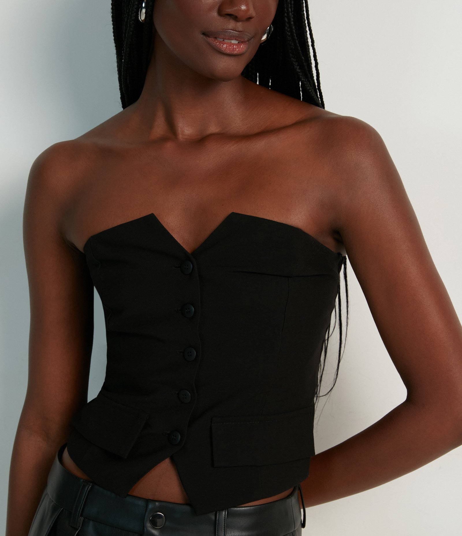 Blusa Cropped Alfaiataria em Viscose com Decote Tomara que Caia 4