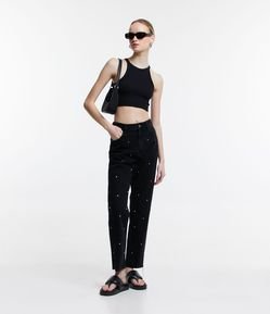 Calça Reta Jeans com Tachas Aplicadas