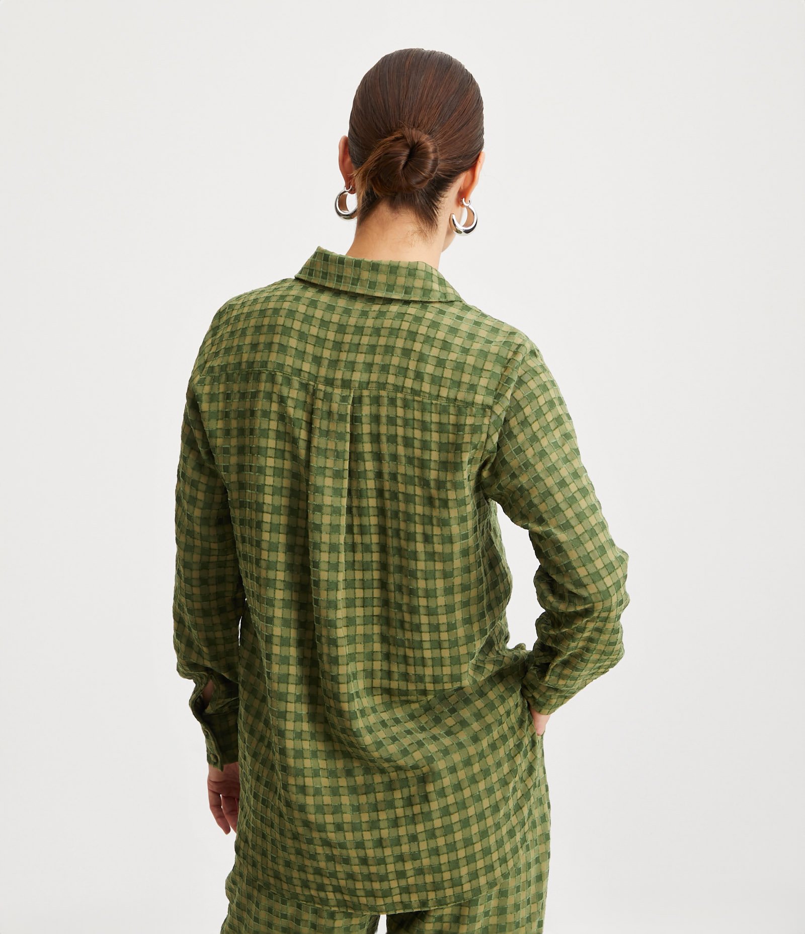 Camisa Alongada em Viscose Xadrez com Manga Longa Verde 4