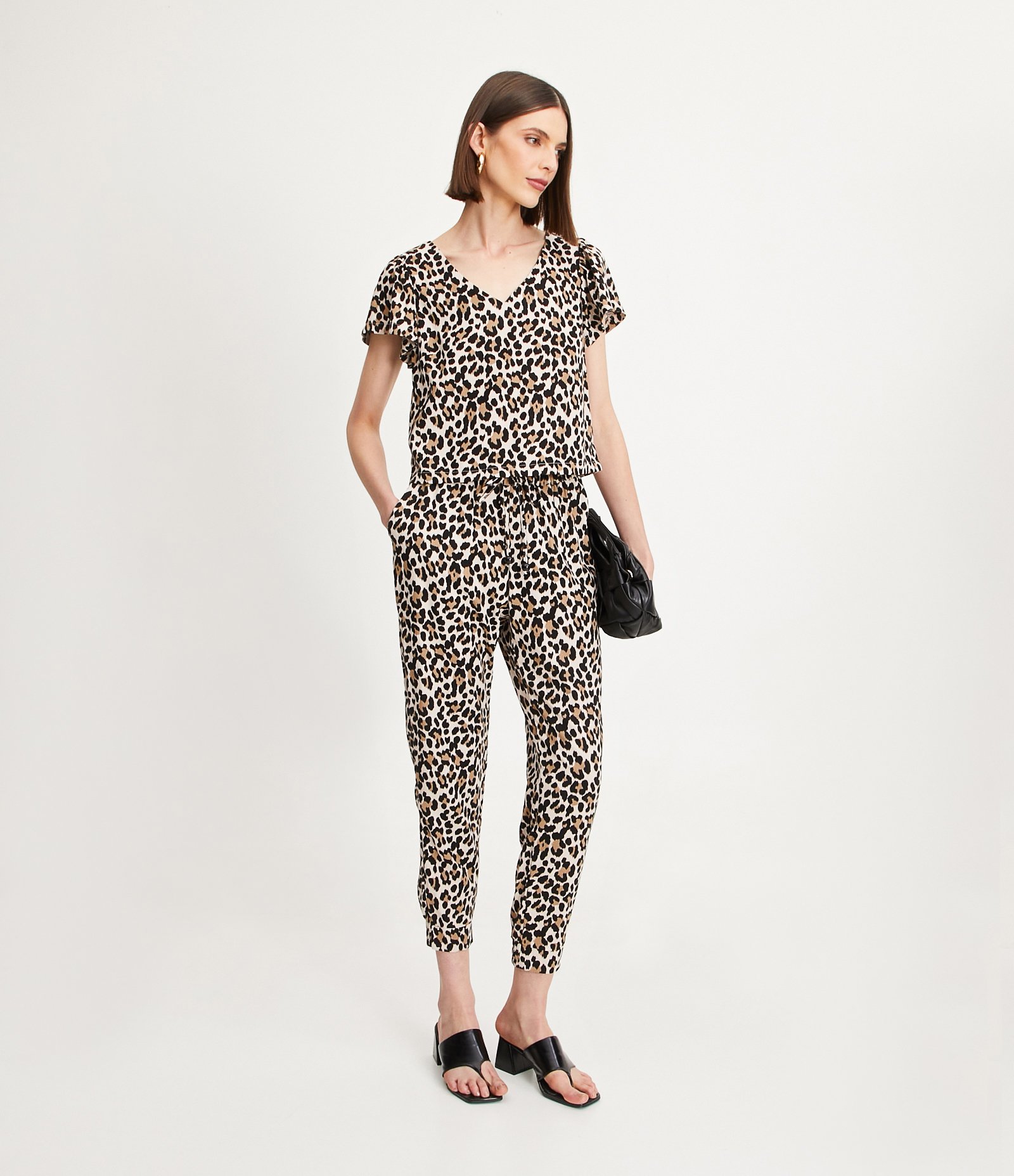 Calça Jogger em Viscolinho com Estampa Animal Print Marrom 1