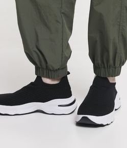 Tênis Knit com Puxador no Calcanhar