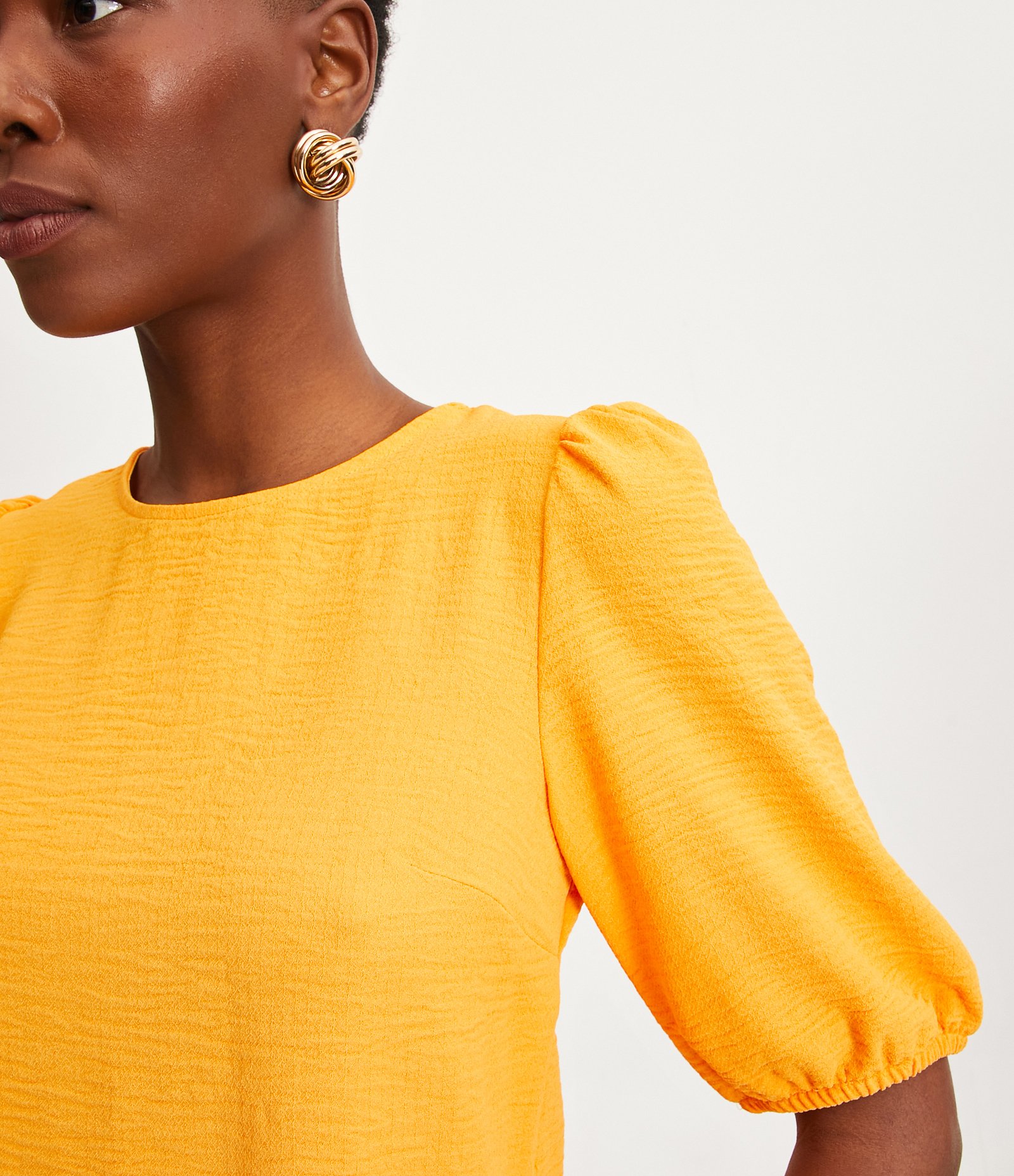 Blusa Texturizada com Manga Curta Bufante Laranja 4