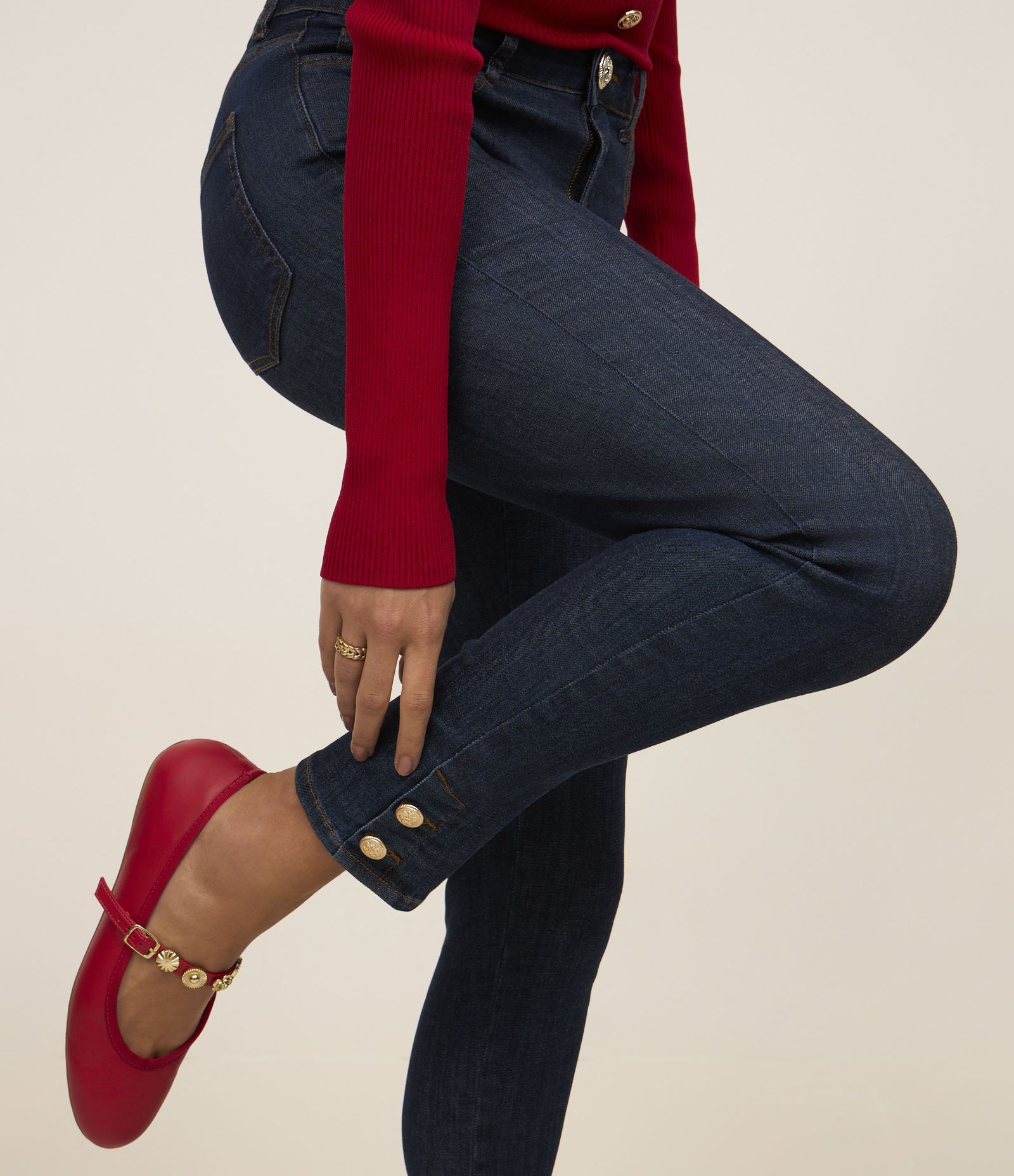 Calça Skinny Jeans com Pespontos Contrastantes e Botões na Barra Azul 5