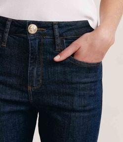 Pantalón Skinny Jeans con Pespuntos Contrastantes y Botones en la Barra