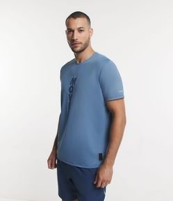 Camiseta Regular Esportiva em Tecnologia Dry com Lettering Move Gradiente