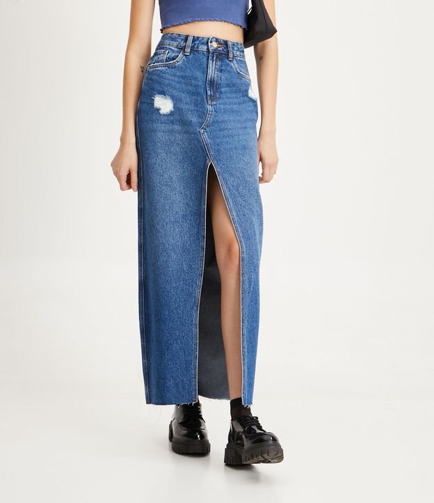 Saia Longa Jeans com Fenda Frontal e Puídos na Altura do Quadril Azul Escuro 2