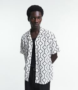 Camisa Boxy em Viscolinho com Estampa Geométrica