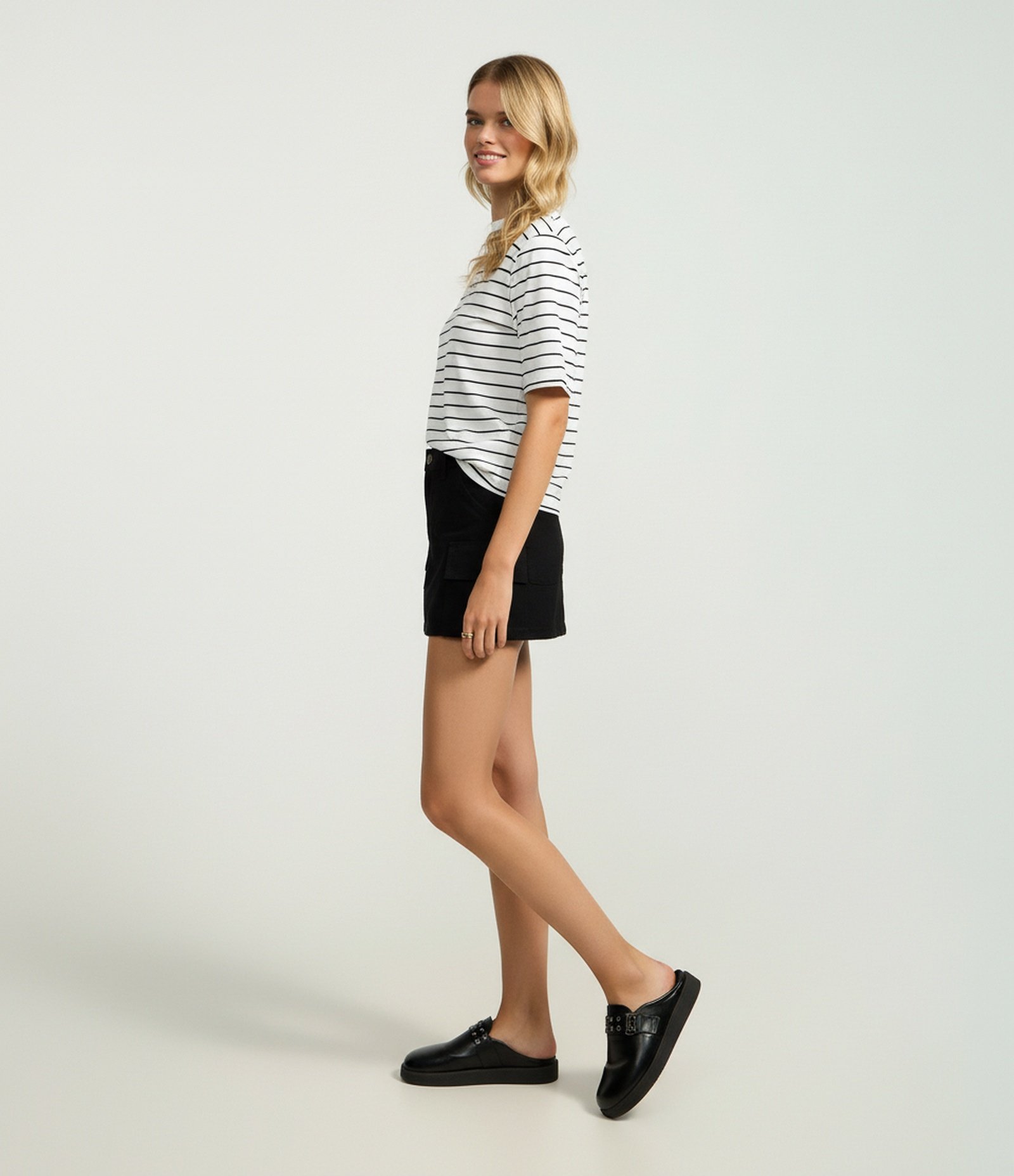 Blusa Básica com Golinha Alta e Estampa de Listras Off White 6