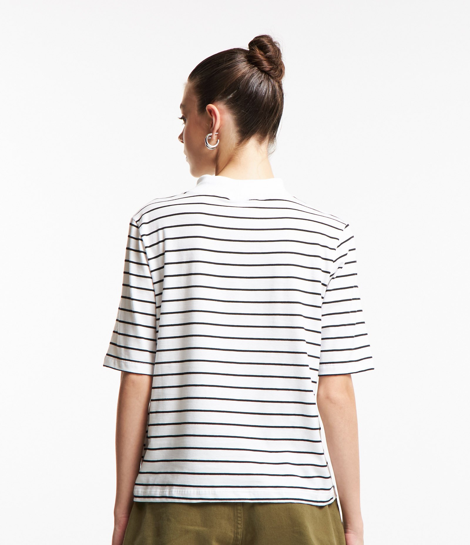 Blusa Básica com Golinha Alta e Estampa de Listras Off White 3