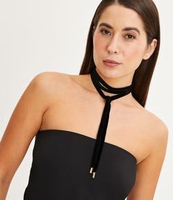 Colar Choker em Veludo com Ponteira