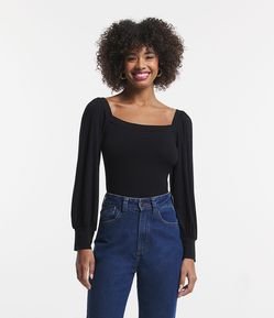 Blusa em Viscose com Manga 7/8 e Decote Quadrado