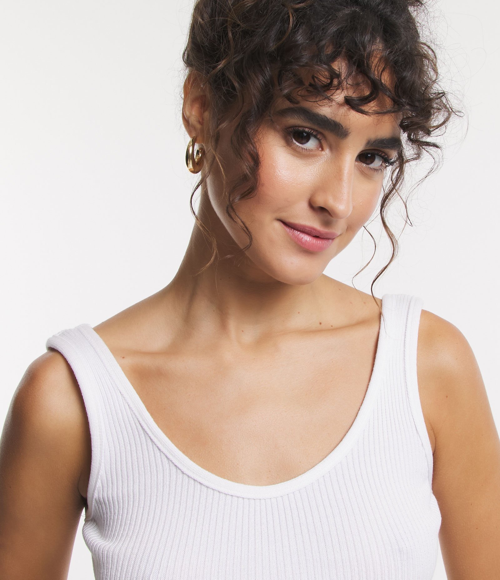 Blusa Regata em Tricô com Textura e Decote U Branco 4