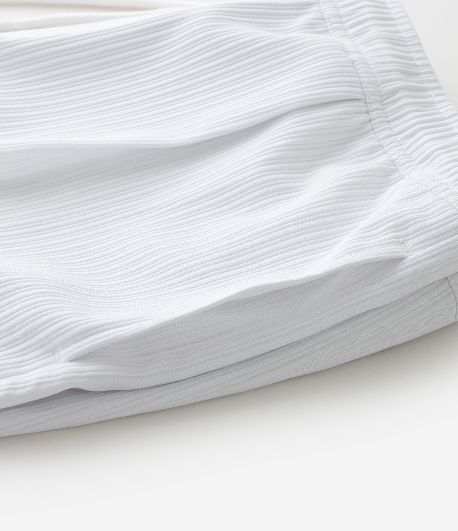 Bermuda com Cós Elástico e Textura Canelada Off White 10