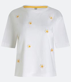 Blusa em Meia Malha com Manga Curta e Bordado Margarida