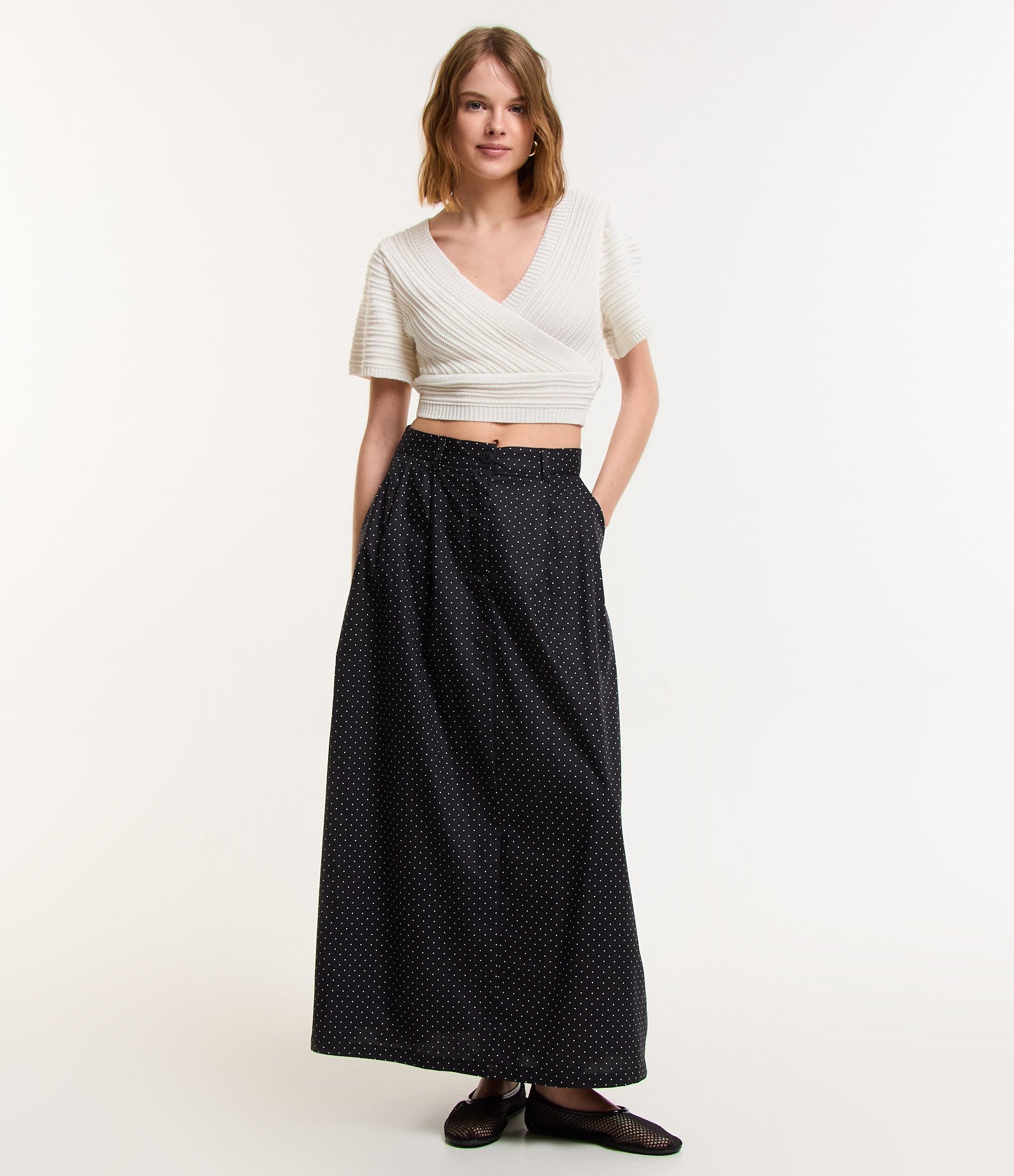 Blusa Cropped em Tricô com Ponto Diferenciado e Manga Curta 2