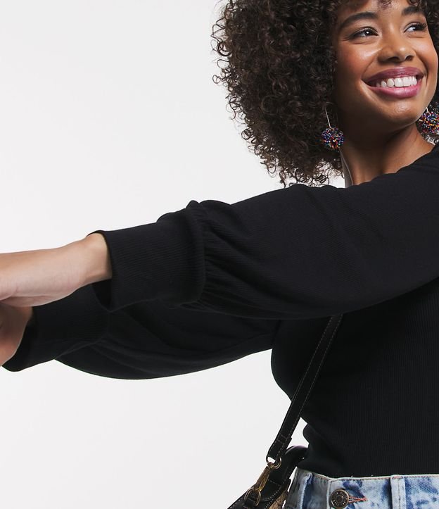 Blusa Corta en Rib con Manga 3/4 Negro 4
