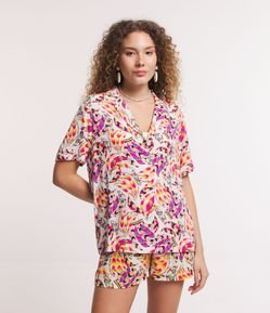 Camisa Alongada em Viscose com Botões e Estampa de Bananas