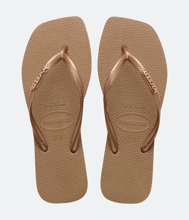 Chinelo Havaianas Slim Square em Bico Quadrado e Tiras Brilhosas