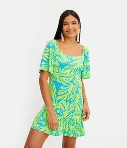 Vestido Curto em Viscolycra com Estampa de Folhagem