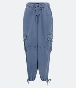 Calça Parachute em Recorte no Joelho e Cós Elástico