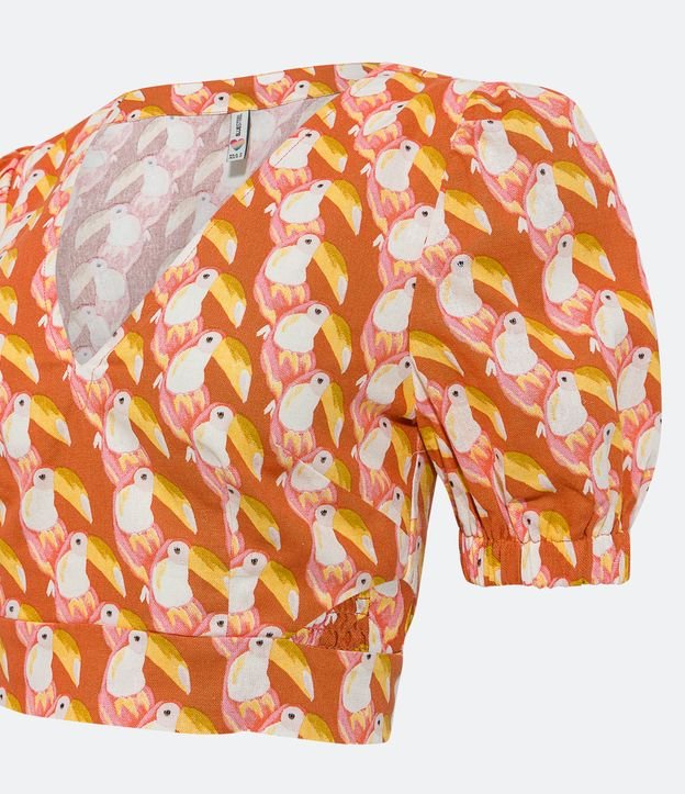 Blusa Cropped em Linho com Mangas Bufantes e Estampa de Tucaninhos Laranja 6