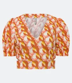 Blusa Cropped em Linho com Mangas Bufantes e Estampa de Tucaninhos