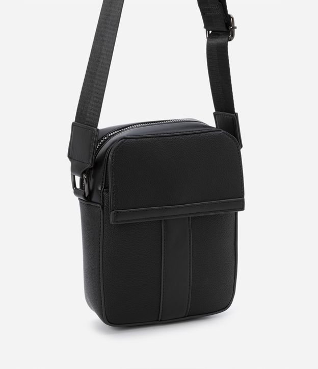 Bolso Shoulder Bag en Pu con Detalles Contrastantes Negro 1