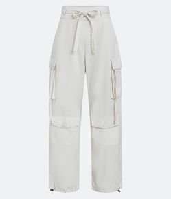 Calça Parachute em Sarja com Cintura Alta Cordão e Bolsos Cargo