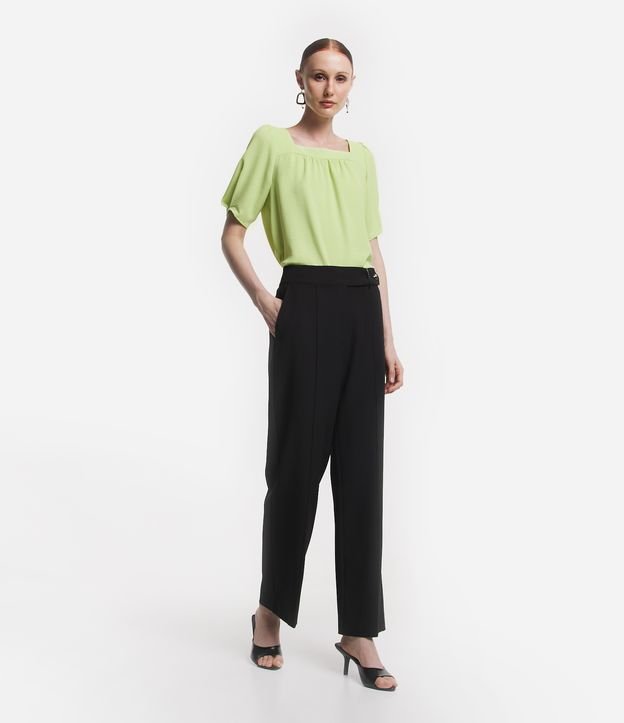 Blusa Texturizada com Decote Quadrado e Mangas Bufantes