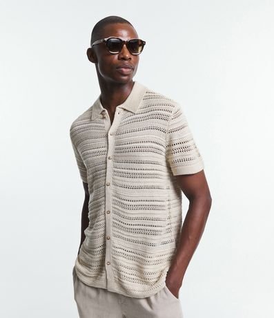 Camisa Regular em Tricô com Textura Vazada e Gola Colarinho Menor preço em Camisa Regular em Tricô com Textura Vazada e Gola Colarinho