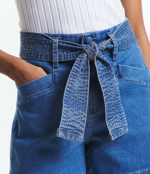 Short Cintura Alta em Jeans com Cinto de Tecido Pespontado Azul 4