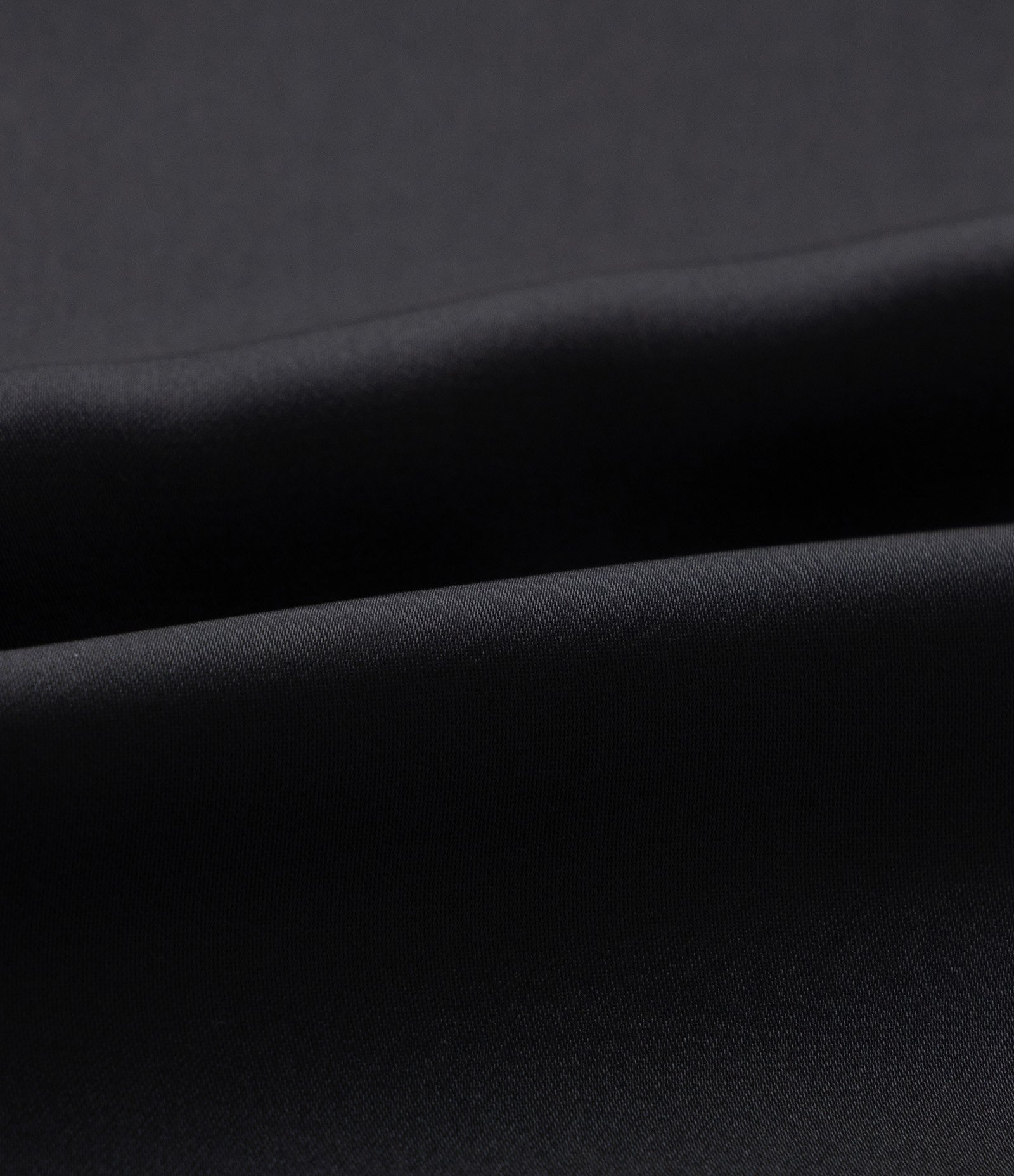 Blusa Acetinada com Transpasse Frontal Curve & Plus Size Preto 7