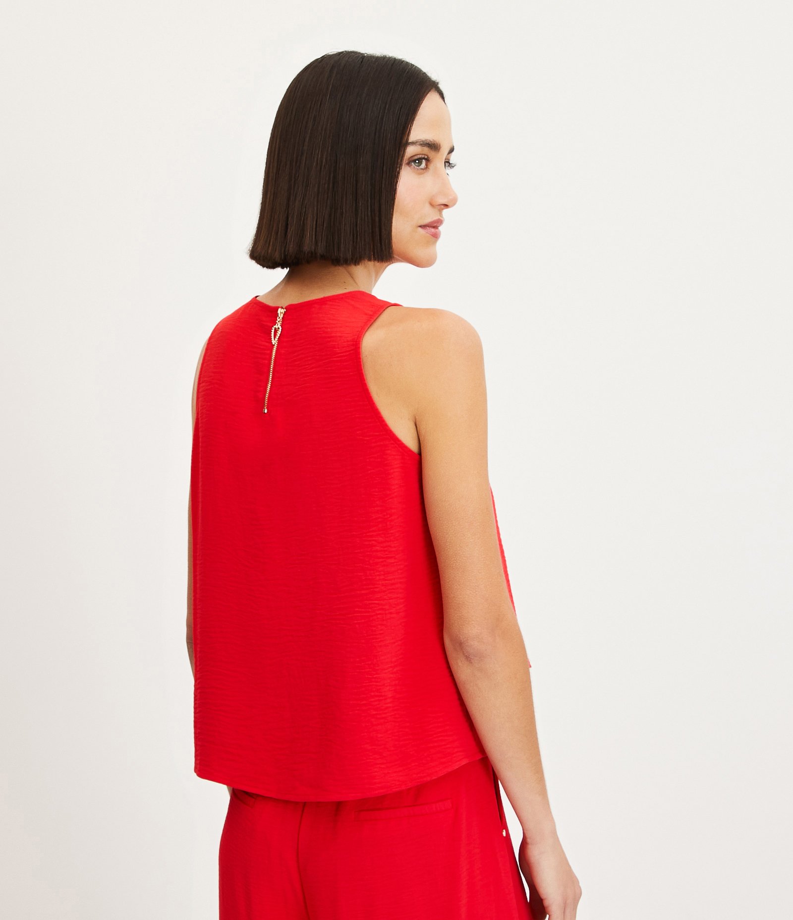 Blusa Airflow Sem Manga com Zíper com Coração no Puxador Vermelho 5