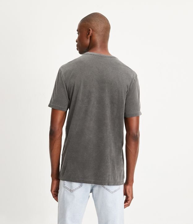 Remera Comfort en Media Malla con Estampado Fender Negro 3