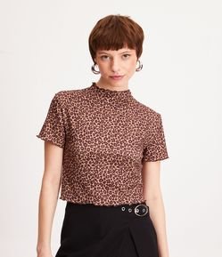 Blusinha Cropped em Ribana com Manga Curta e Estampa Oncinha