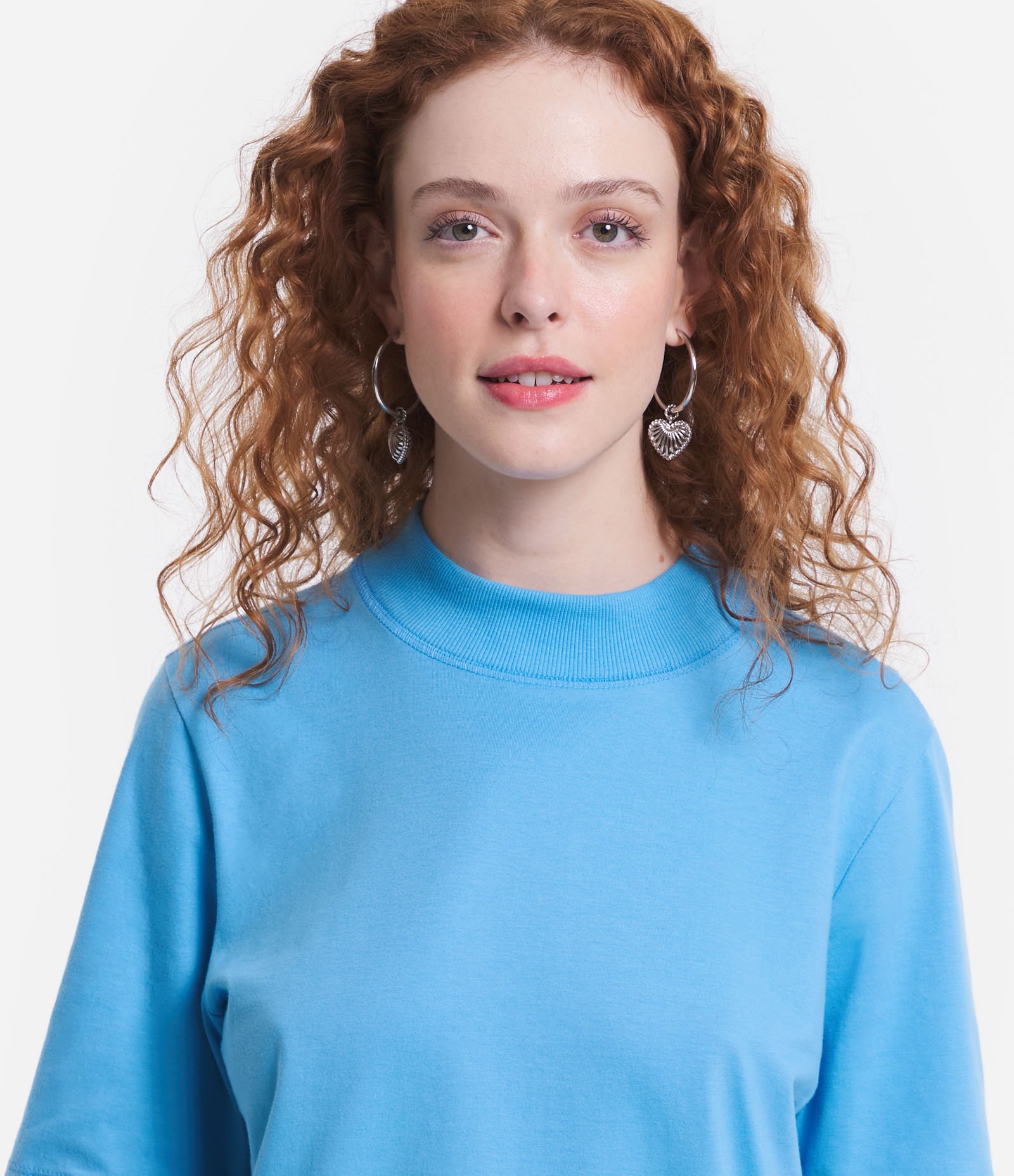 Camiseta em Algodão com Golinha Alta e Manga Curta Azul 4